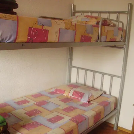 Crisandy Hostel *