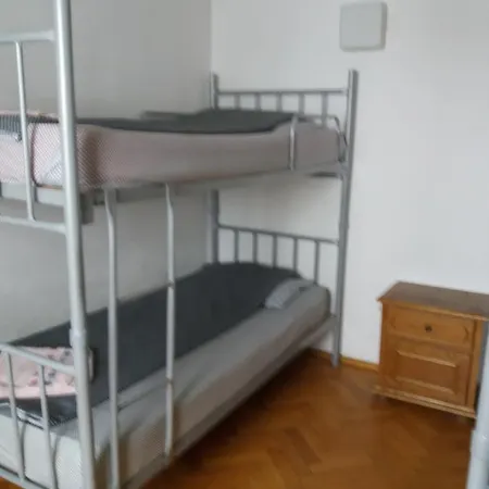 Crisandy Hostel *